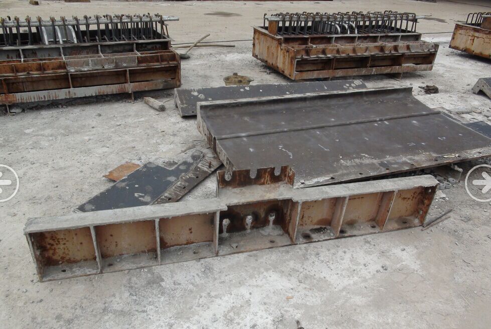 高铁遮板钢模具-1